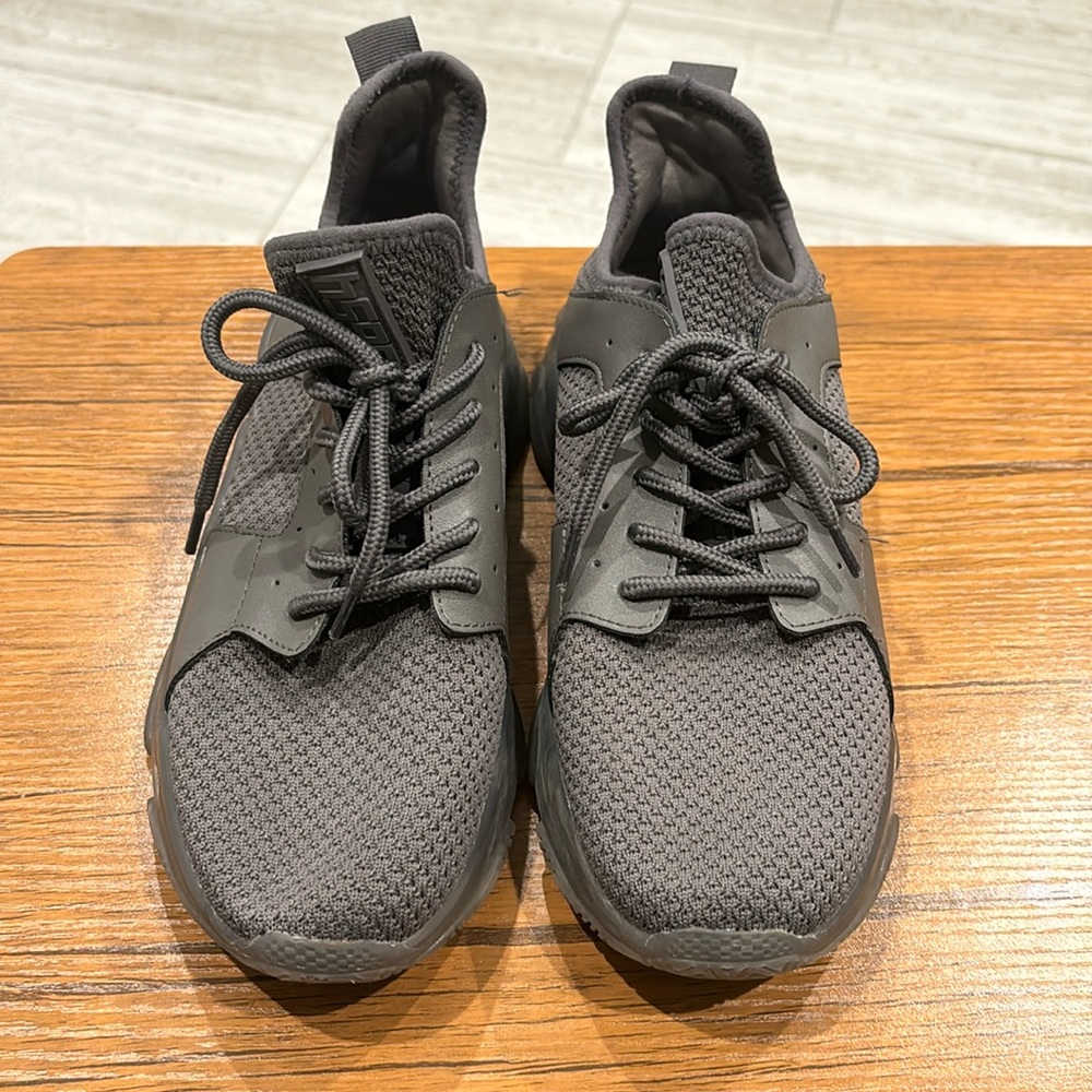 Steve Madden Gray Tennis shoes